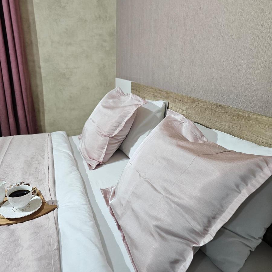 Memory Basket Hotel Kutaisi Bagian luar foto