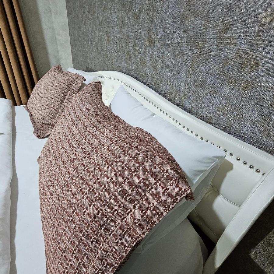 Memory Basket Hotel Kutaisi Bagian luar foto
