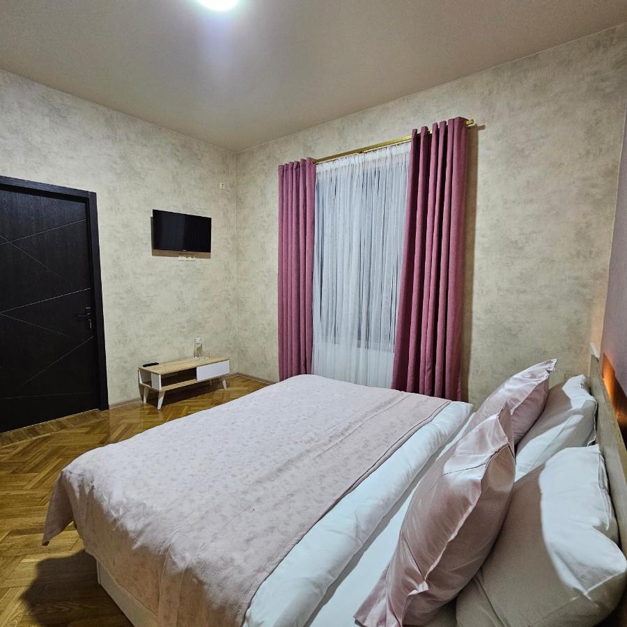 Memory Basket Hotel Kutaisi Bagian luar foto