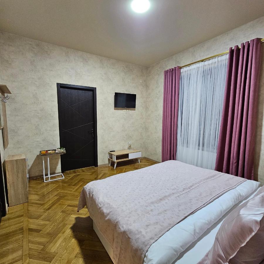 Memory Basket Hotel Kutaisi Bagian luar foto