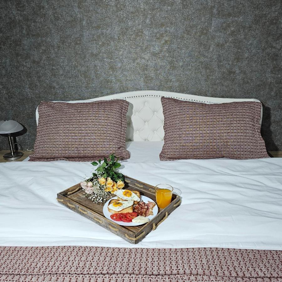 Memory Basket Hotel Kutaisi Bagian luar foto