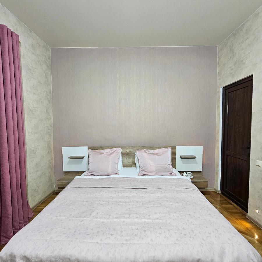 Memory Basket Hotel Kutaisi Bagian luar foto