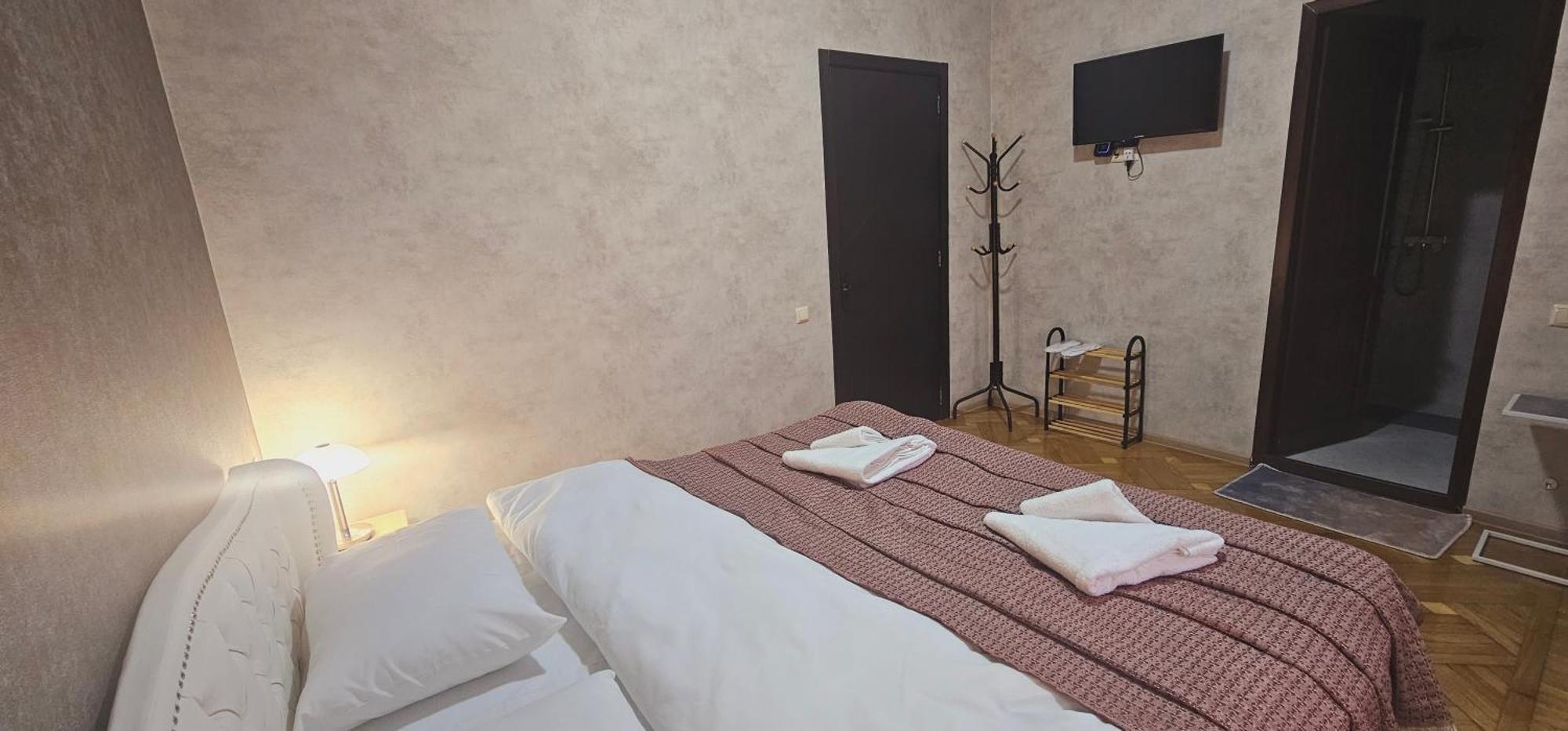 Memory Basket Hotel Kutaisi Bagian luar foto
