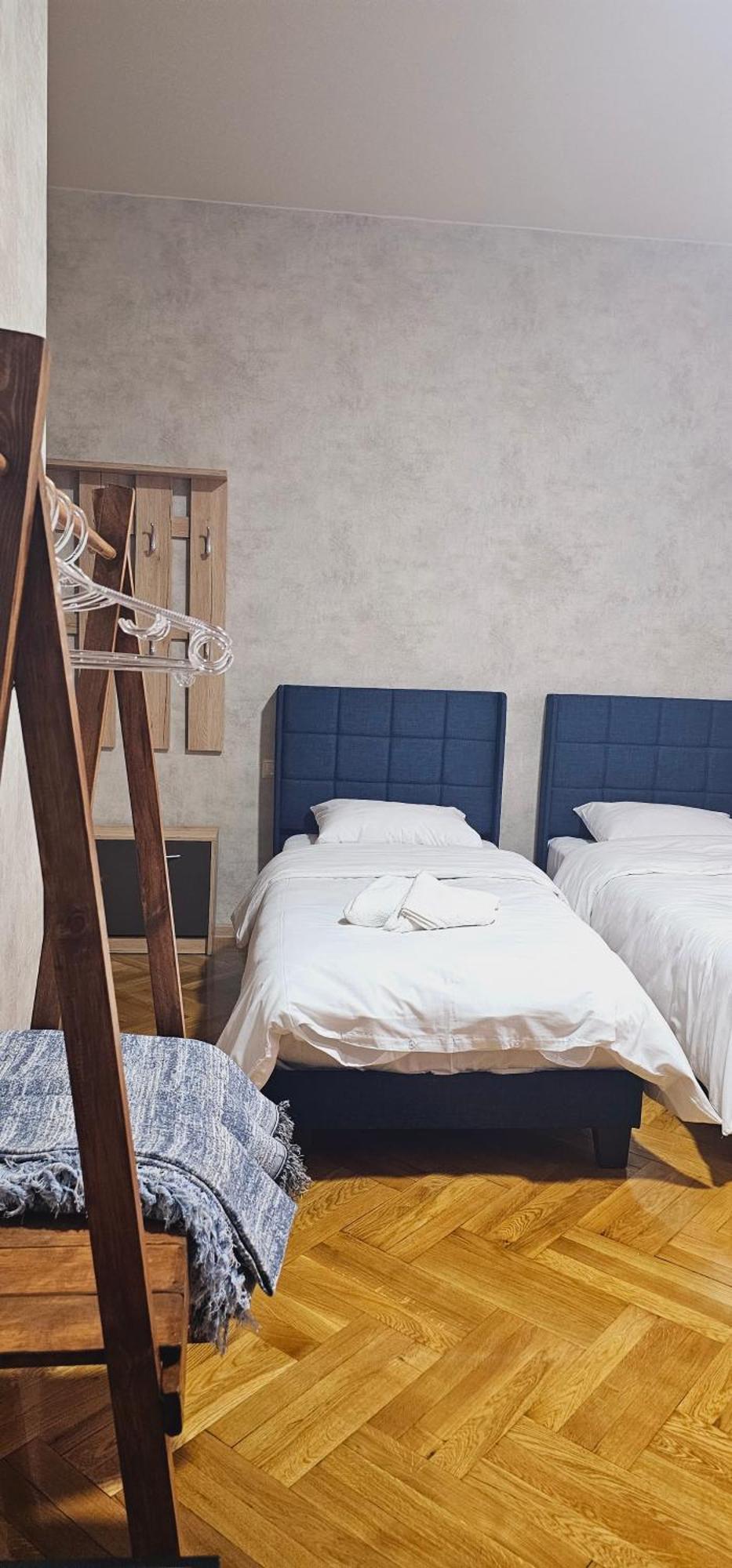 Memory Basket Hotel Kutaisi Bagian luar foto
