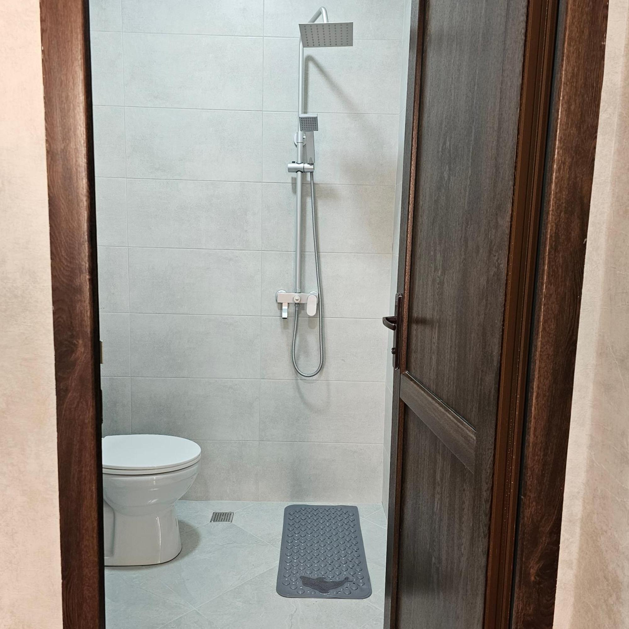 Memory Basket Hotel Kutaisi Bagian luar foto
