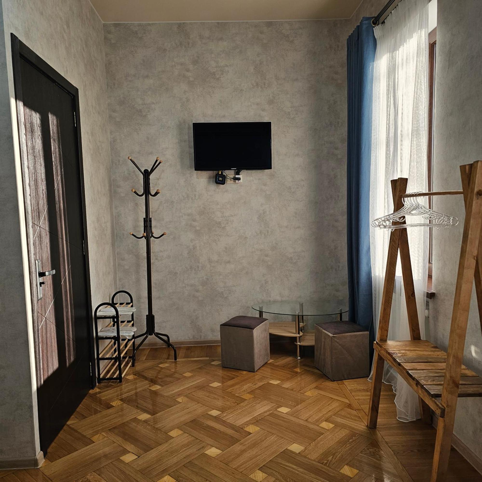 Memory Basket Hotel Kutaisi Bagian luar foto