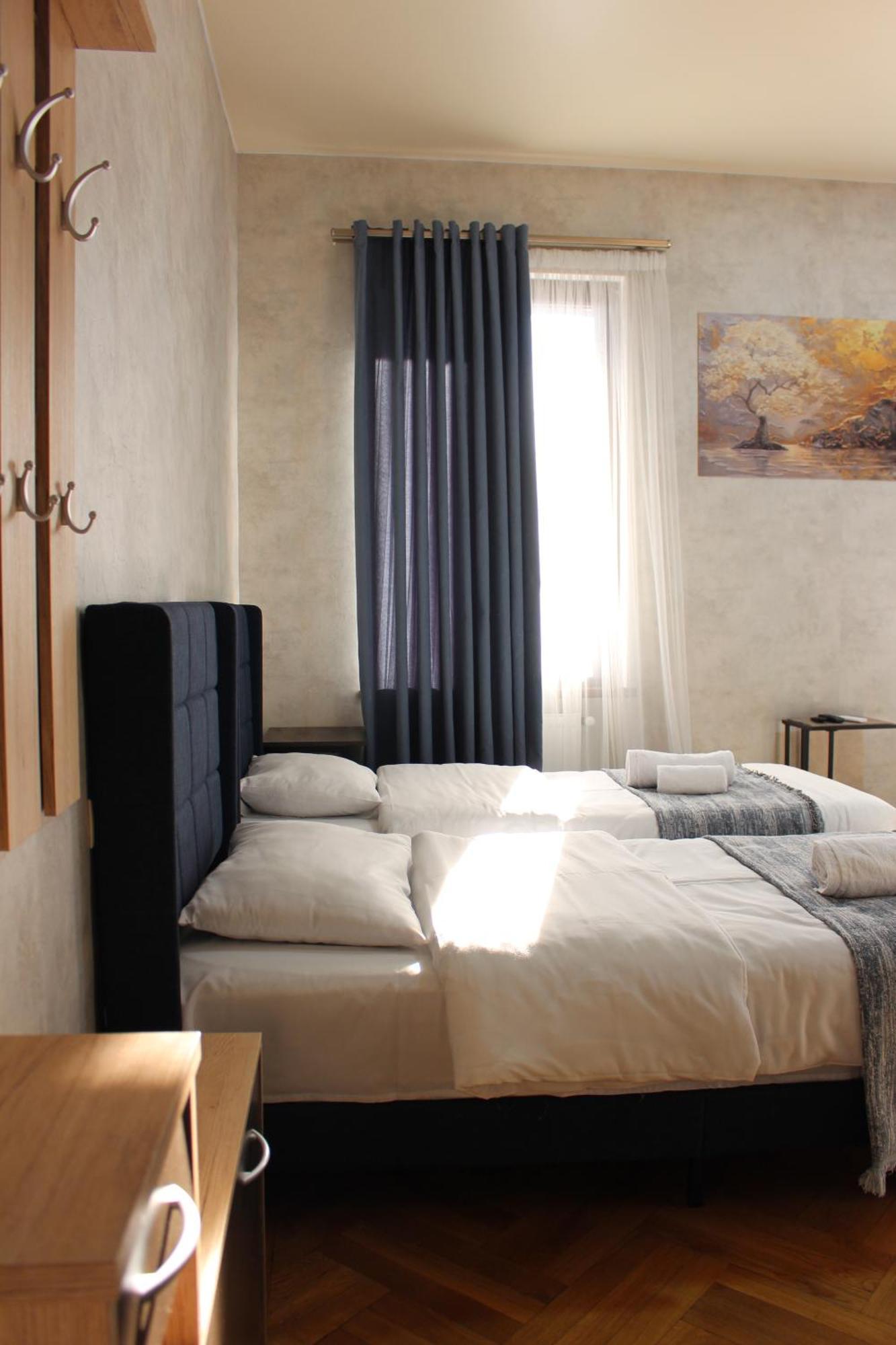 Memory Basket Hotel Kutaisi Bagian luar foto